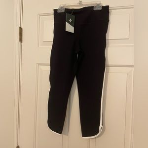 Tuckernuck Capri Leggings in size S